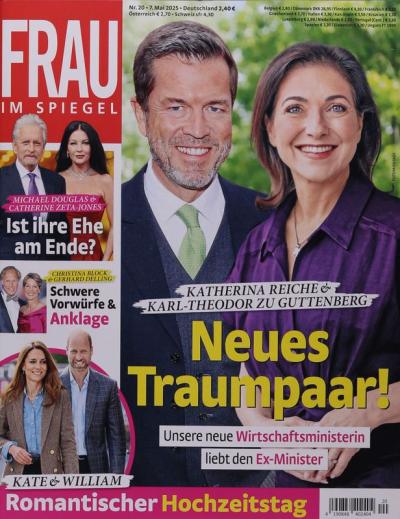 FRAU IM SPIEGEL
